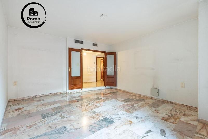Foto 8e1a622a-f118-4613-898c-28c482ab3d2e. Piso descubre tu nuevo hogar en el encantador barrio del realejo, en el corazón ! en Granada