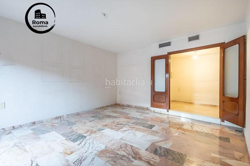 Foto c5188675-786c-4b02-b46c-4218e6a05865. Piso descubre tu nuevo hogar en el encantador barrio del realejo, en el corazón ! en Granada