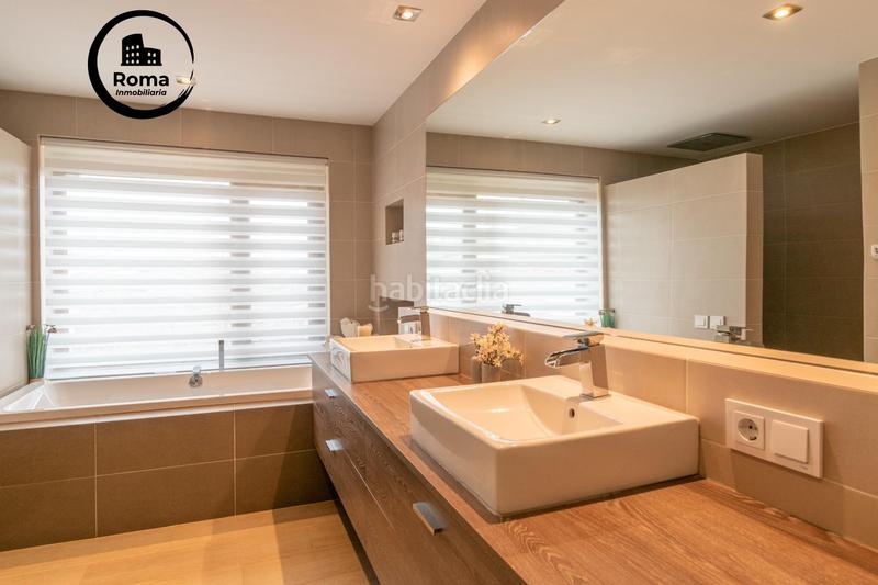Foto ad67c863-e3cf-4406-a9fc-301dbc2fabe1. Chalet descubre el hogar de tus sueños en este espectacular chalet independiente! en Monachil