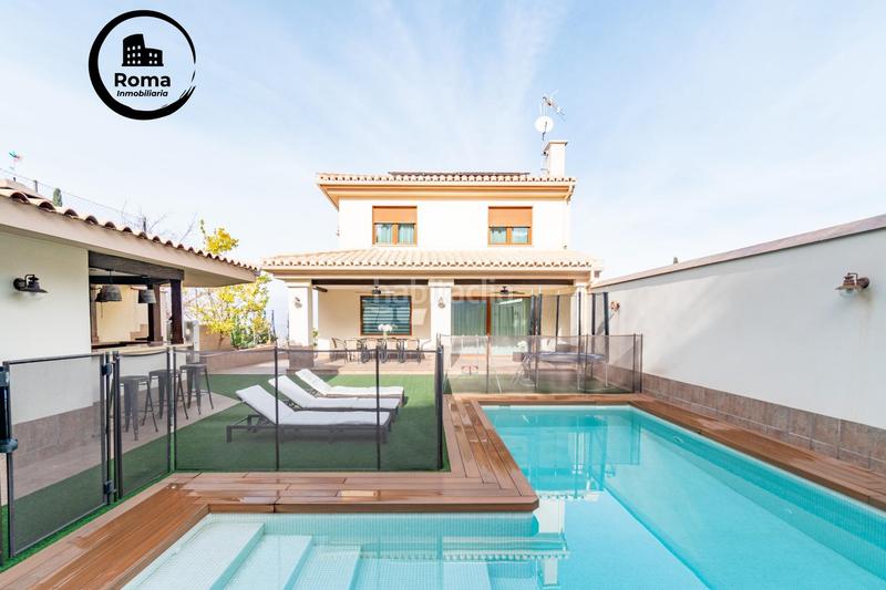 Foto d50847c5-e4f7-43e0-a68f-f569f9e0e794. Chalet descubre el hogar de tus sueños en este espectacular chalet independiente! en Monachil