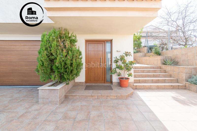 Foto 09cce9dd-c5fa-4658-afd2-dfddb9f19511. Chalet descubre el hogar de tus sueños en este espectacular chalet independiente! en Monachil