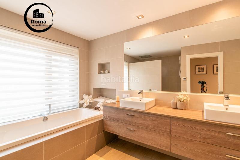 Foto be340f9c-465f-49d7-9f32-c61077e6378a. Chalet descubre el hogar de tus sueños en este espectacular chalet independiente! en Monachil