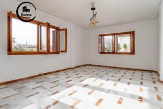 Chalet  Calle de guadix. Magnífico chalet de 1000 m2 con  295 m2 construidos, piscina, ja