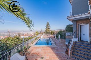 Xalet  Calle del betis. Lujoso chalet en monachil