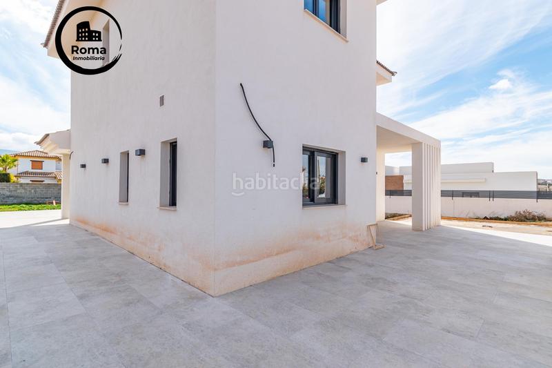 Foto 48d313c8-1d7e-4bb3-9c1b-0c04c7e95fea. Chalet  nueva construcción . 5 dormitorios ,3 baños. en Otura
