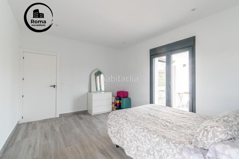 Foto 6364f66d-77fe-461b-98a7-a9117e743383. Chalet  nueva construcción . 5 dormitorios ,3 baños. en Otura