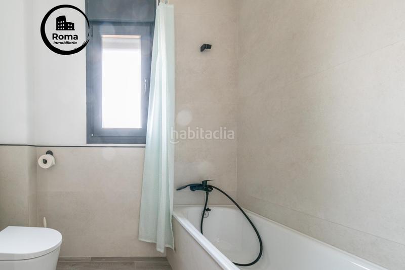 Foto 91d798a6-e303-4637-bf6e-65975fe08478. Chalet  nueva construcción . 5 dormitorios ,3 baños. en Otura