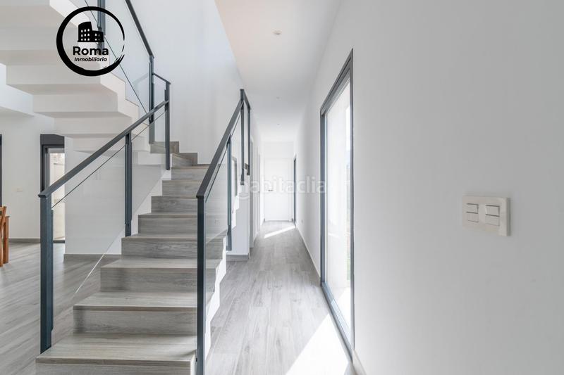 Foto b6826e7b-7342-49a7-9836-8b58ca12ac1b. Chalet  nueva construcción . 5 dormitorios ,3 baños. en Otura