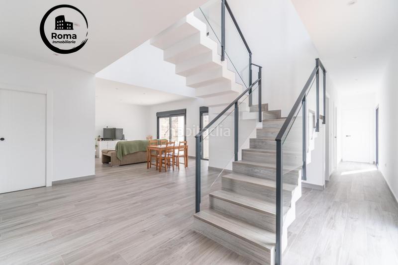 Foto bcf762ca-5ab8-44c4-b1ad-6f1f605d3e52. Chalet  nueva construcción . 5 dormitorios ,3 baños. en Otura