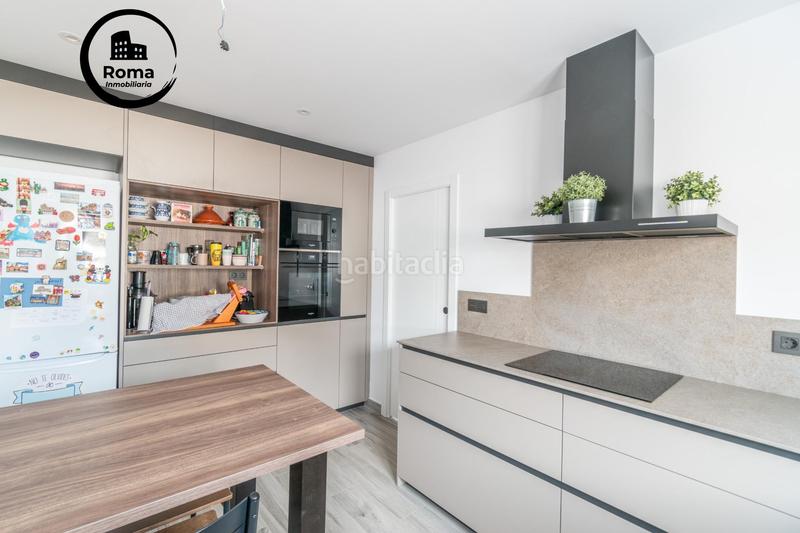 Foto c1faf772-7f92-4ec4-88eb-0106b2cf7560. Chalet  nueva construcción . 5 dormitorios ,3 baños. en Otura