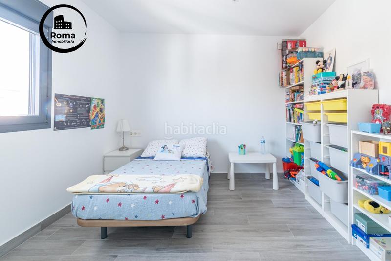Foto ed5a9c7a-be1f-48ee-928e-dbbb371d5631. Chalet  nueva construcción . 5 dormitorios ,3 baños. en Otura