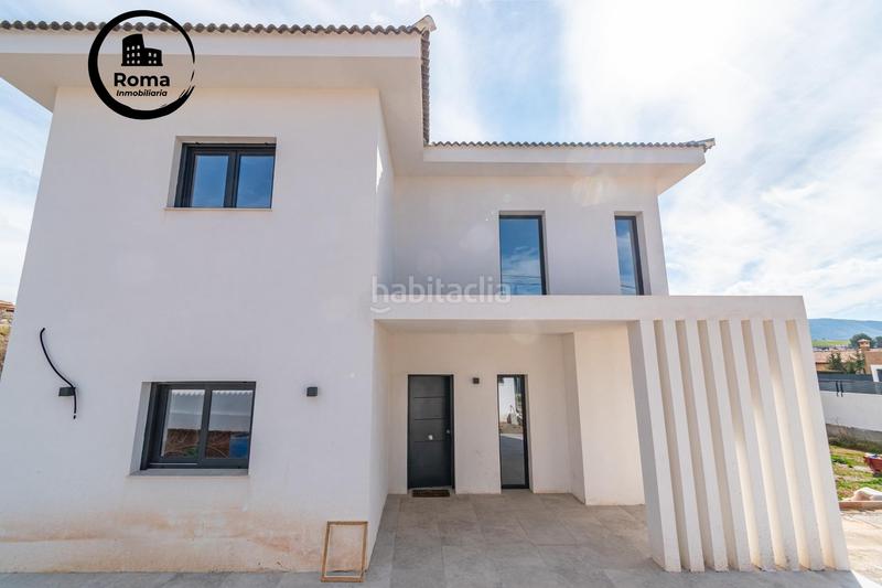 Foto ff492260-5aa7-42e0-a5f7-e2fcf7b9be1f. Chalet  nueva construcción . 5 dormitorios ,3 baños. en Otura