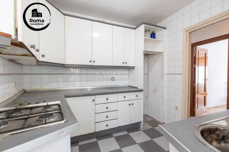 Foto be4bbb17-bc00-4568-986f-0722969be43c. Piso pisazo en pleno centro haciendo esquina en Centro - Sagrario Granada