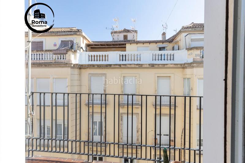 Foto c46c9470-f66b-432c-a40a-1e605b78b26e. Piso pisazo en pleno centro haciendo esquina en Centro - Sagrario Granada