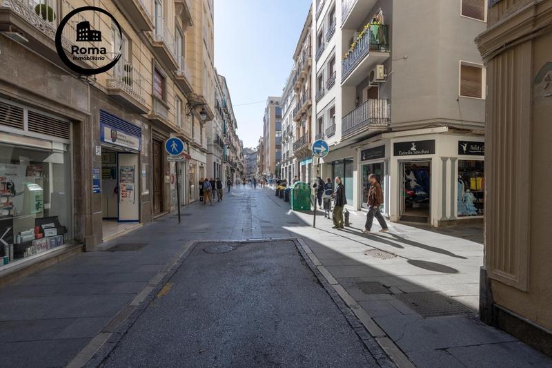 Foto c4deb12c-a3f3-4808-aded-7821a5b9e557. Piso pisazo en pleno centro haciendo esquina en Centro - Sagrario Granada