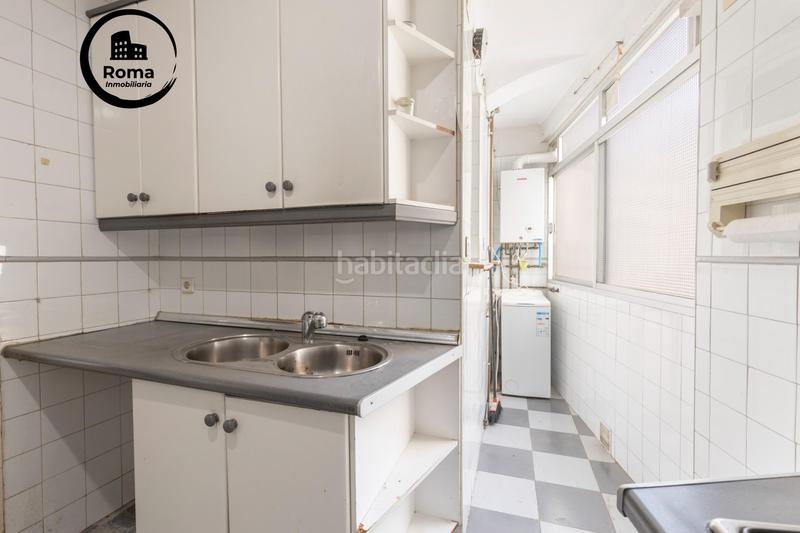 Foto cb29e72d-a0e5-44b4-b3f9-f8507a195756. Piso pisazo en pleno centro haciendo esquina en Centro - Sagrario Granada