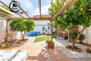 Casa adossada a Cerrillo de Maracena - Periodistas. Adosada en cerrillo de maracena con 100 m de patio.