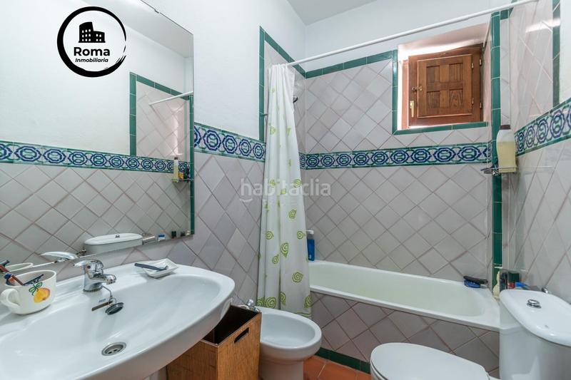 Foto 00978a39-d8c5-40f0-94bb-fbe33a476e60. Apartamento  amplio situado en casa corrala rehabilitada en Granada