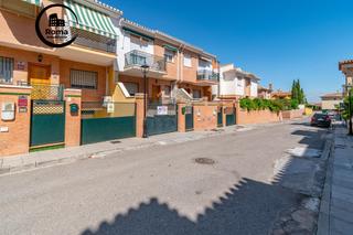 Casa adossada a Ogíjares. Estupenda adosada en ogijares