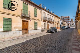Maison à Calle correos 22. Casa señorial en el centro de pinos puente.
