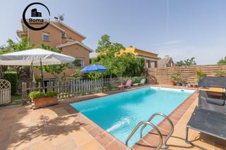 Xalet  Calle cerrillo redondo. Precioso chalet independiente con piscina en cumbres verdes