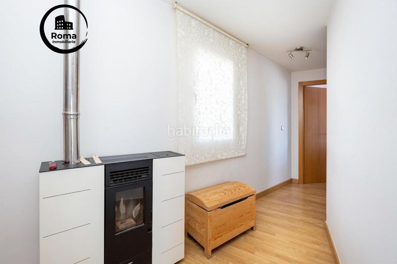 Foto 2dcef645-d281-41f2-8bbb-534e4a569e7a. Àtic amb calefacció aparcament a Atarfe