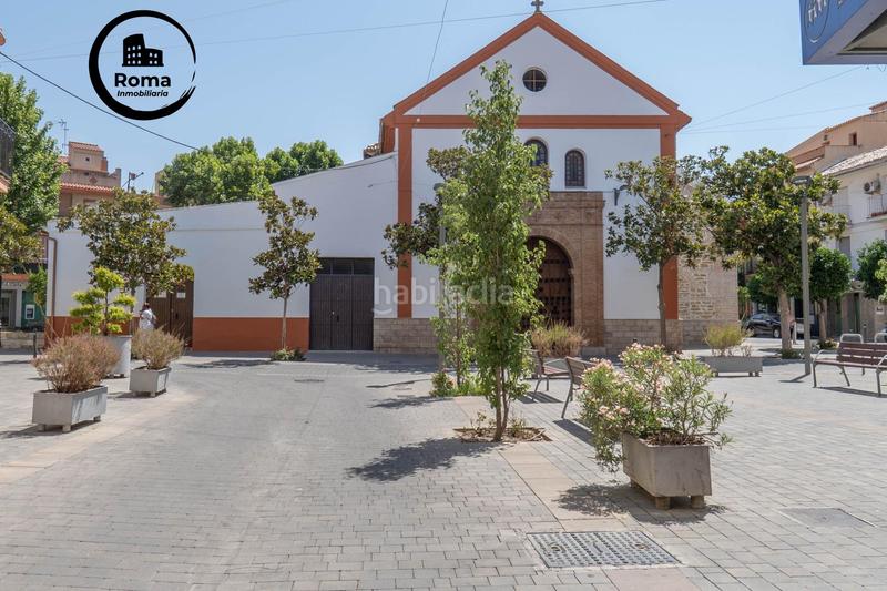 Foto 41d467c9-8783-4edf-8c61-75e41f792ba0. Piso en venta piso en el centro haciendo esquina en Cúllar Vega