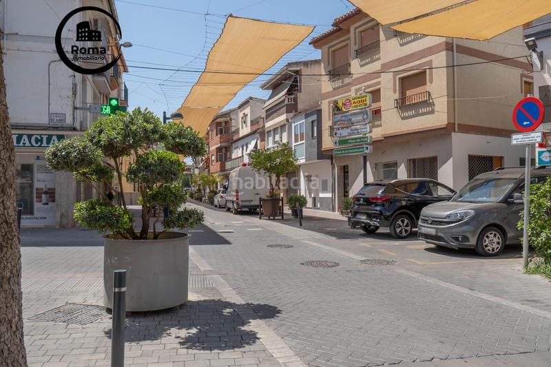 Foto 5488a23a-0519-4e00-b222-73918d5cb203. Piso en venta piso en el centro haciendo esquina en Cúllar Vega