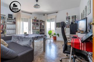 Pis a Cúllar Vega. En venta piso en el centro de cúllar vega haciendo esquina