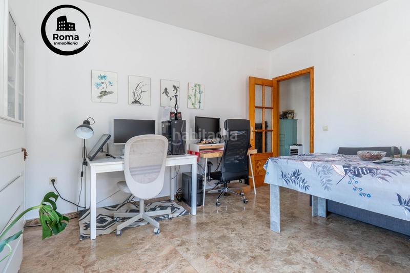 Foto fe5fbd9b-9a4e-44d5-a3f6-fffe8c851e0a. Piso en venta piso en el centro haciendo esquina en Cúllar Vega
