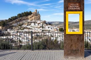 Mas à Camino de montefrío 71. Casa con terreno