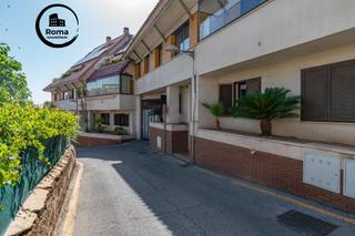 tic  Calle de granada. tico dplex en venta en el barrio de monachil.
