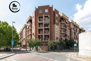 Appartement à Calle del periodista francisco javier cobos 18. Piso en urbanización con piscina en zona periodistas junto a ave