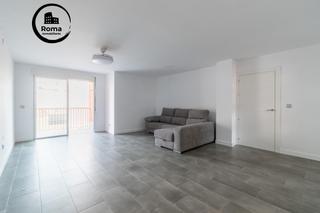 Piso  Calle del doctor barraquer. Buscas un hogar listo para estrenar en el corazón de albolote?