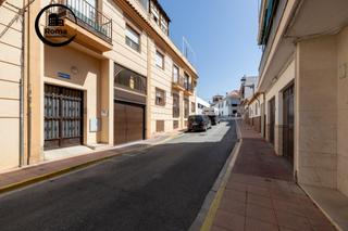 Etagenwohnung in Peligros. Magnifico piso en peligros, muy amplio, tres habitaciones y dos