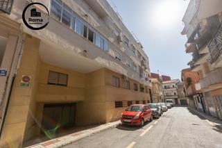 Flat in Maracena. Vivienda de 2 dormitorios en el centro de maracena, a 5 min del