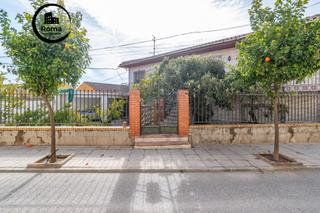 Maison à Ambroz. Gran vivienda sobre solar de 781 m.