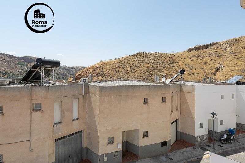 Foto 5b0ef4f4-83b7-4bee-9057-0d499c4536c6. Casa adossada amb calefacció aparcament a Cenes de la Vega