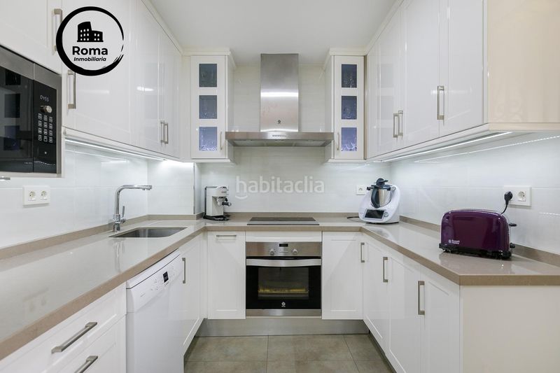 Foto 805ad8bd-4d9c-4c0e-bde5-ecb4f70d184b. Casa adossada amb calefacció aparcament a Cenes de la Vega