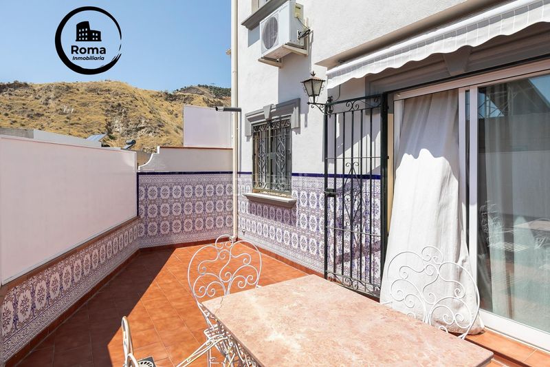 Foto f7685f32-4d33-4996-a368-da278b6cf31a. Casa adossada amb calefacció aparcament a Cenes de la Vega