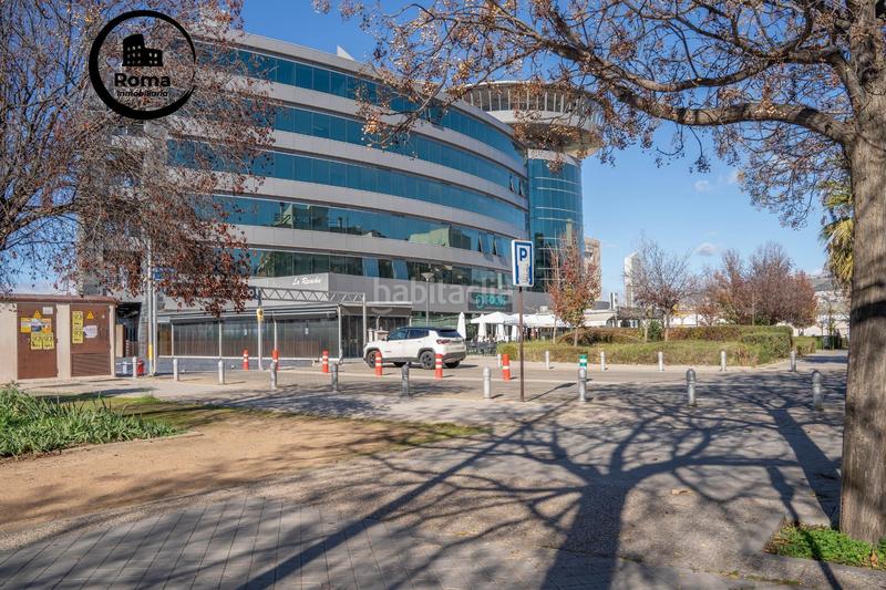 Foto a9f216a2-4776-4371-a943-d02203d95647. Piso en calle jose luis perez pujadas piso premium con piscina y garaje en zona forum junto a la ciudad de la justicia en Granada