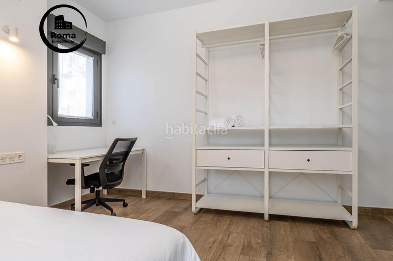 Foto dd938f70-b000-41b8-9ada-3ec57e1efc17. Piso en calle jose luis perez pujadas piso premium con piscina y garaje en zona forum junto a la ciudad de la justicia en Granada