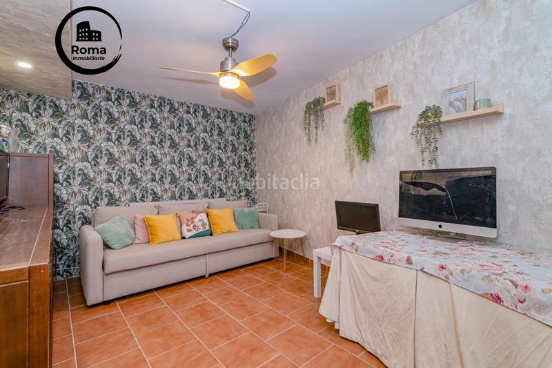 Foto 43f8990e-eaef-4b45-9f99-830e9fd4563d. Casa adosada chalet adosado de estilo moderno en la entrada en Vegas del Genil