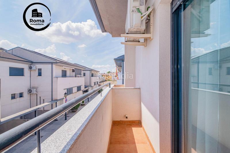 Foto 607e2104-ebe2-4390-8aa7-91fa4c6d8917. Casa adosada chalet adosado de estilo moderno en la entrada en Vegas del Genil