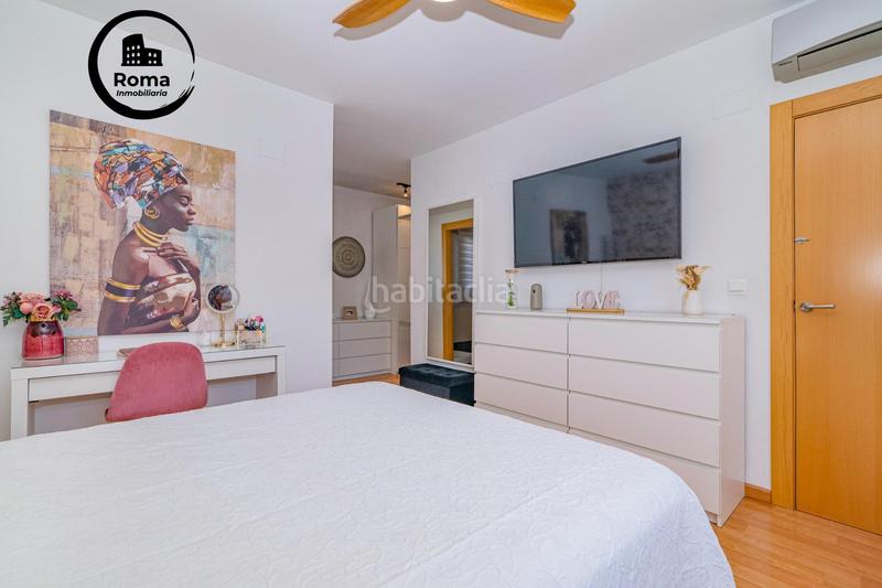 Foto b9918ffe-3436-4ed0-94b8-302b41618645. Casa adosada chalet adosado de estilo moderno en la entrada en Vegas del Genil