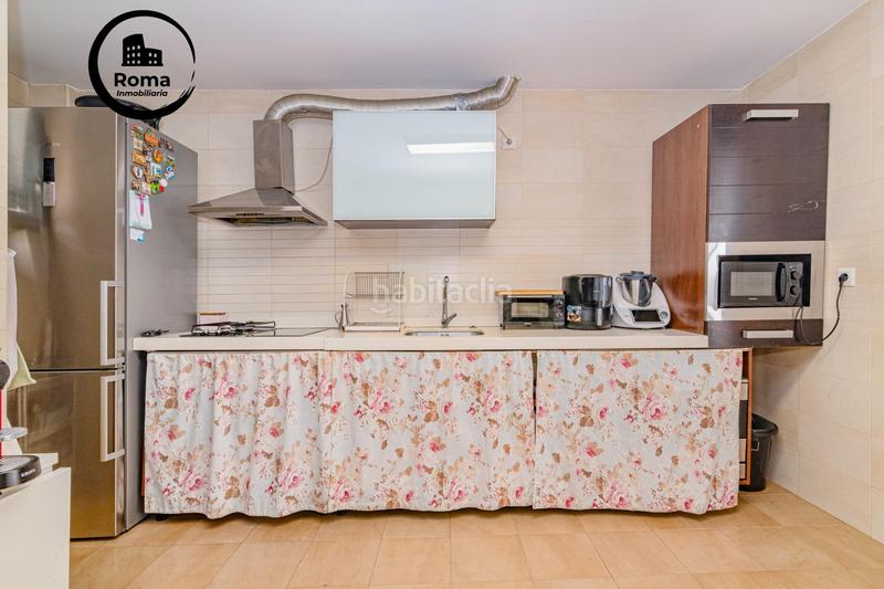 Foto bf106c14-f54a-4474-8d6e-a95cf7fc2029. Casa adosada chalet adosado de estilo moderno en la entrada en Vegas del Genil