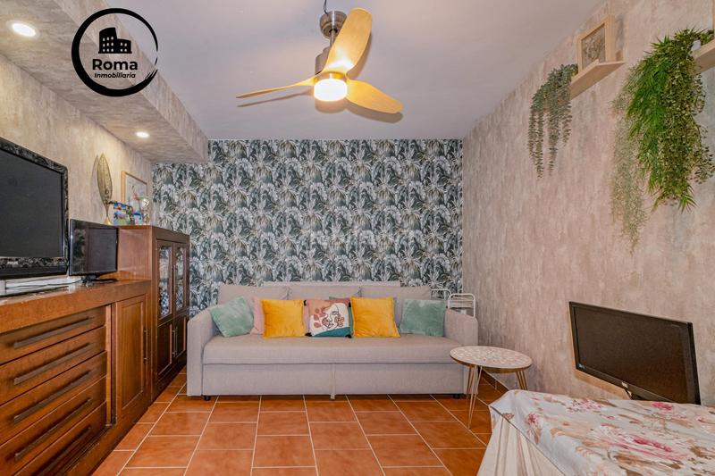 Foto e36b2508-4b32-45bd-83a3-3269f2463dd0. Casa adosada chalet adosado de estilo moderno en la entrada en Vegas del Genil