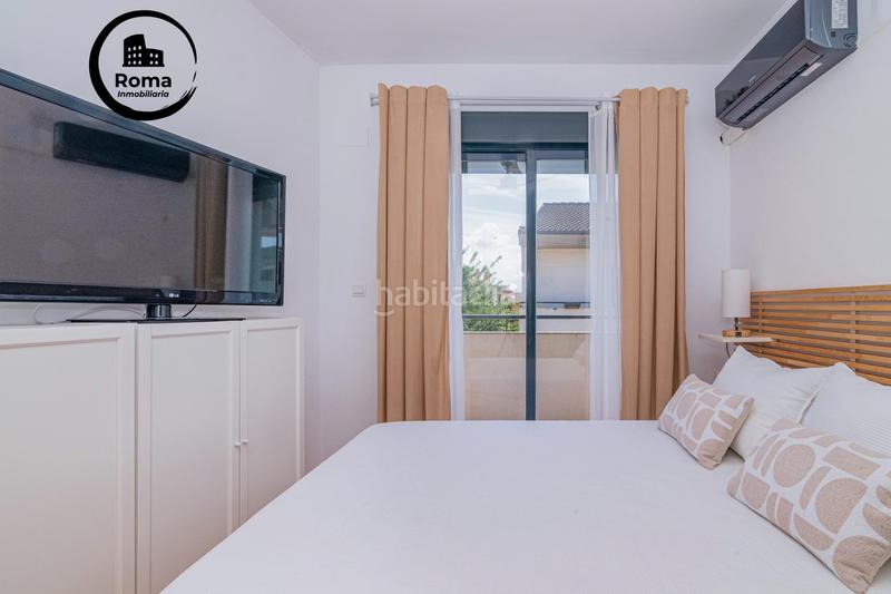 Foto fdbc214a-622d-4172-9a6f-d4a12f8b18e5. Casa adosada chalet adosado de estilo moderno en la entrada en Vegas del Genil