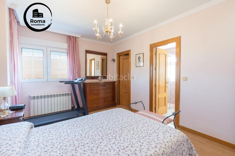 Foto 0352e7f9-cc37-4b63-9308-262dd2246ad7. Chalet en calle calle del lirio precioso chalet independiente en Gójar