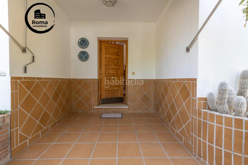Foto 3ba887e3-ab25-4596-b6ce-040668327d50. Chalet en calle calle del lirio precioso chalet independiente en Gójar